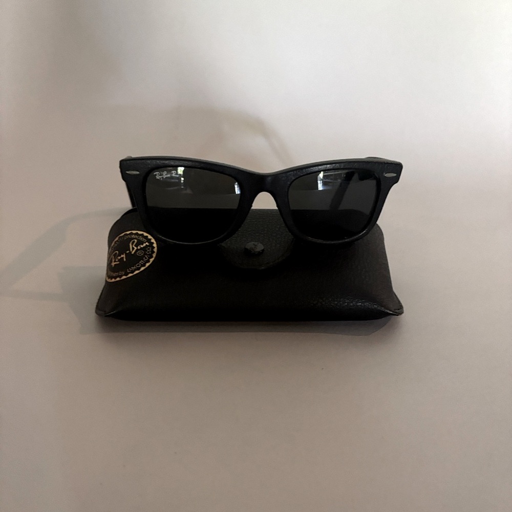 Ray-Ban Classic Black Sunglasses